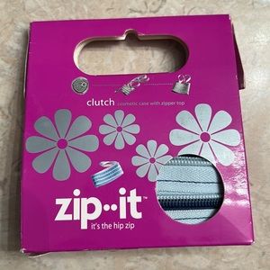 Zip••It Brand - Clutch - Navy and Light Blue-NWT